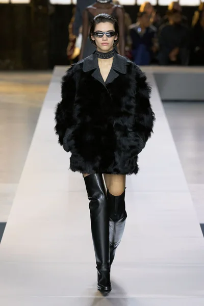 Look 30